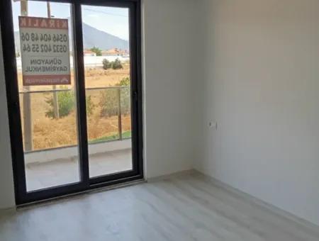 Ortaca Karaburun Mahallesinde Havuzlu 1+1 Satılık Daire